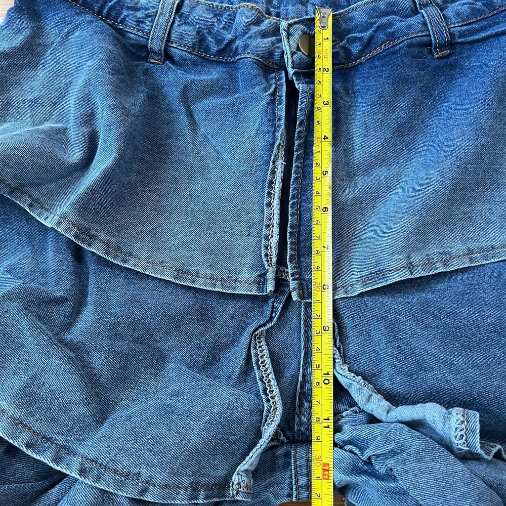 Trendy 70s Western Boho Denim Ruffled Layered High Rise Flare Jeans - Inseam 32” - Picture 7 of 8